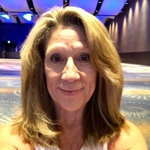 Meet your Posher, Sandi